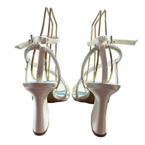 Vince Camuto Kressila Rhinestone Detail Strappy Asymmetrical Flared Heel NEW 7.5 - Picture 4 of 11